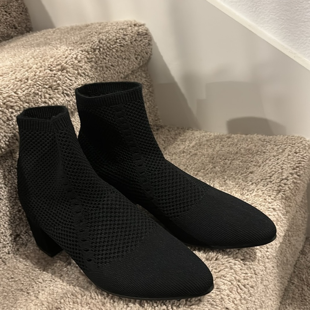 Eileen Fisher Stretch Knit Bootie 7.5 - Picture 6 of 7